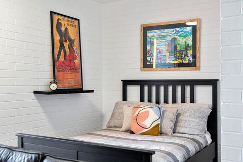 Soho Chic Apartment - Goulburn Accommodation 0