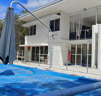 Spacious 2 bedroom unit private bath kitchen RV parking on 5 acres 10 min to Fraser Island barge - Goulburn Accommodation