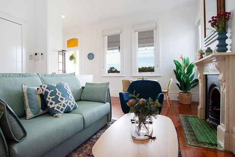 Spacious Studio With Balcony In Inner-City Glebe - Goulburn Accommodation 3