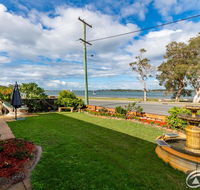 Spoil yourself with the perfect position of this first floor Unit - Goulburn Accommodation