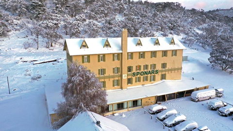 Sponars Chalet - Goulburn Accommodation 0