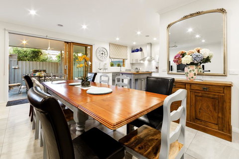 StayCentral - Rosanna Luxurious Mansion - Goulburn Accommodation 2