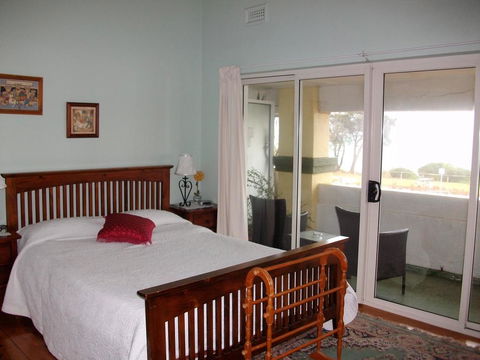 Stella's Dromana Hotel - Goulburn Accommodation 2