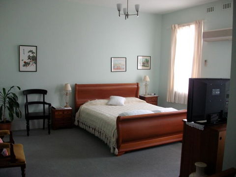Stella's Dromana Hotel - Goulburn Accommodation 3
