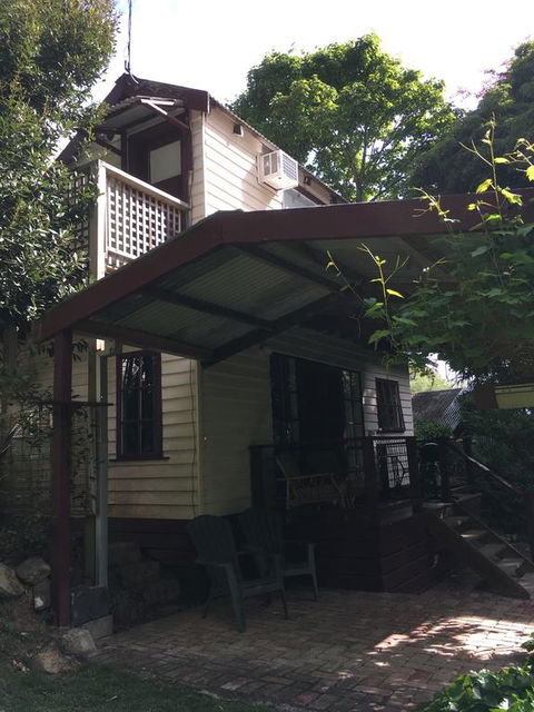 Stone's Throw Cottage Bed And Breakfast - Goulburn Accommodation 2