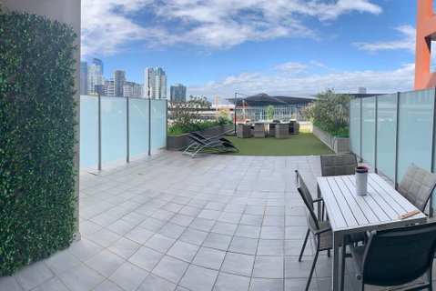 Stunning Riverside Apartment Near MCEC And Casino! - Goulburn Accommodation 2