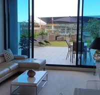 Stunning Riverside Apartment near MCEC and Casino - Goulburn Accommodation