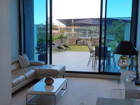 Stunning Riverside Apartment Near MCEC And Casino! - Goulburn Accommodation 0