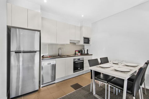 Stunning Views On The 41st Floor - Goulburn Accommodation 2