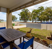 Stunning Waterfront Home with pool - Sylvan Beach Esp Bellara - Goulburn Accommodation