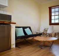 Stylish Cute Cottage in McMahons Point - Goulburn Accommodation