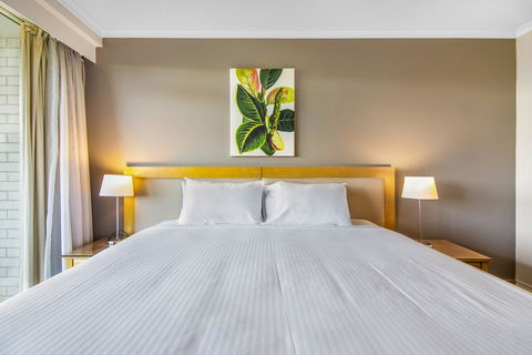 Super Convenient Apartment With Garden Views - Goulburn Accommodation 1