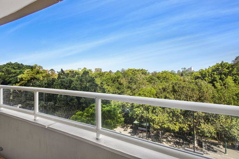 Super Convenient Apartment With Garden Views - Goulburn Accommodation 0