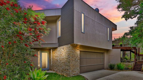 SURF Side SECRET INVERLOCH - Goulburn Accommodation 0