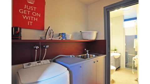 SURF SOUNDS - Goulburn Accommodation 3