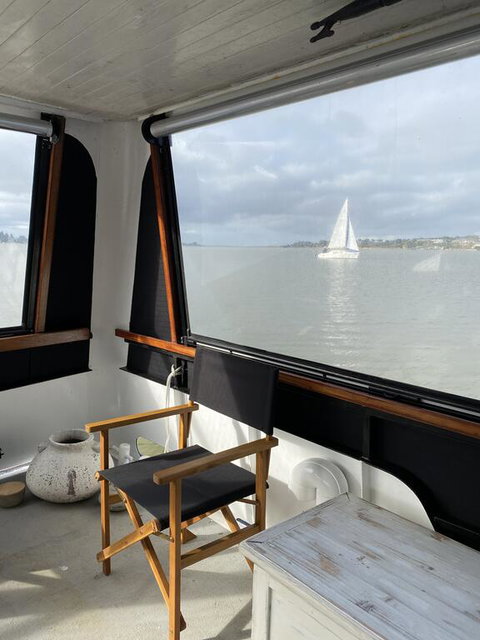 Swamp Fox Luxury 2BR Dutch Barge - Goulburn Accommodation 3