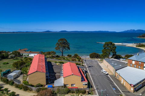 SWANSEA VILLAS - Goulburn Accommodation 1