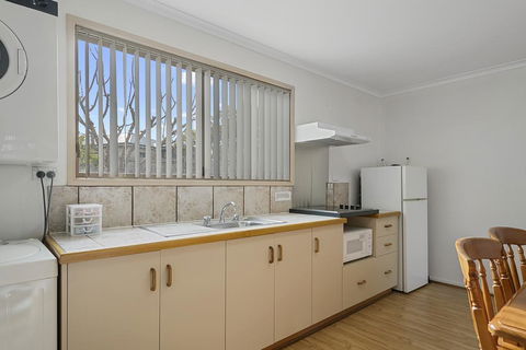 SWANSEA VILLAS - Goulburn Accommodation 3