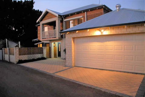 Terrific Townhouse - Goulburn Accommodation 1