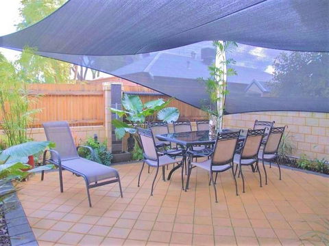 Terrific Townhouse - Goulburn Accommodation 2