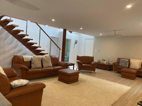 The Old Gallery - Goulburn Accommodation 1