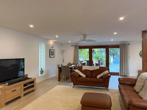 The Old Gallery - Goulburn Accommodation 2