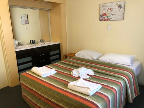 The Astor Hotel Motel - Goulburn Accommodation 0