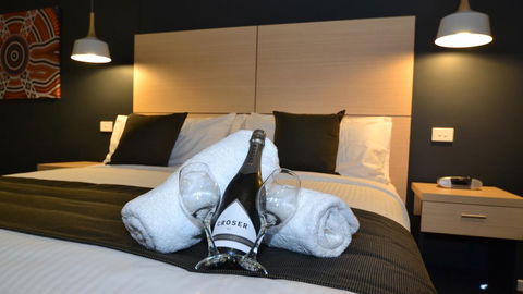 The Astor Suites - Goulburn Accommodation 0