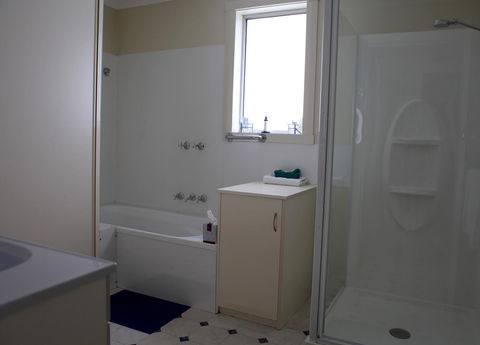 Sails On Port Sorell Boutique Apartments - Goulburn Accommodation 4