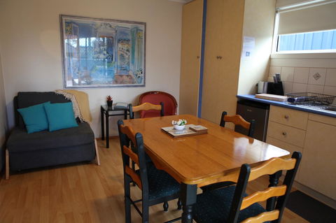 Sails On Port Sorell Boutique Apartments - Goulburn Accommodation 11