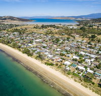 Aqua Beachfront - Goulburn Accommodation