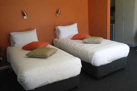 Highland Cabins And Cottages At Bronte Park - Goulburn Accommodation 21