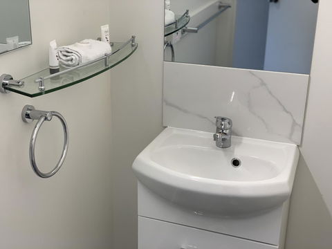 Orford Blue Waters Hotel - Goulburn Accommodation 3