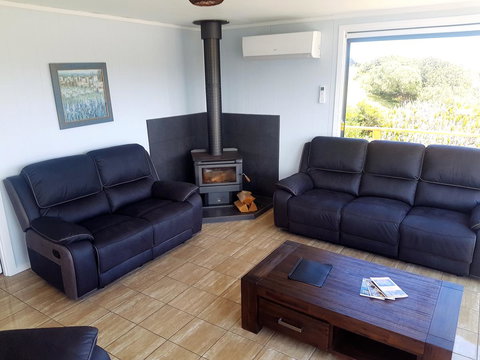 Ocean View Cottage - Goulburn Accommodation 2