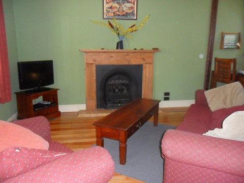 Tramway Cottage - Goulburn Accommodation 5