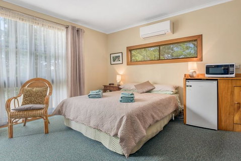 Green Views - Goulburn Accommodation 13