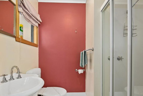 Green Views - Goulburn Accommodation 6