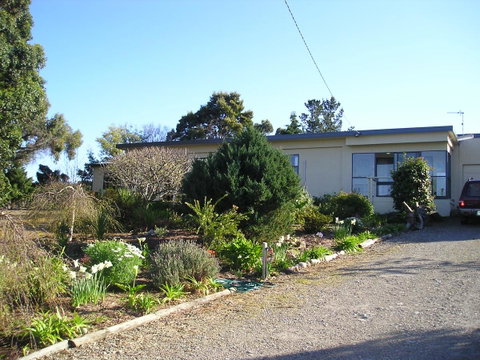 Green Views - Goulburn Accommodation 11