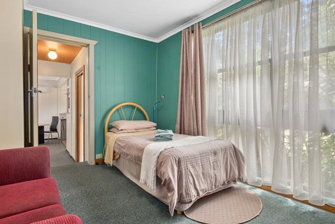 Green Views - Goulburn Accommodation 3