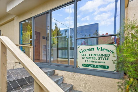 Green Views - Goulburn Accommodation 9