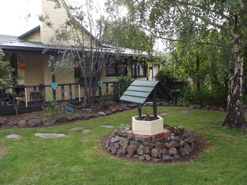 Blue Wren Riverside Cottage - Goulburn Accommodation 4