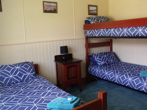 Blue Wren Riverside Cottage - Goulburn Accommodation 2