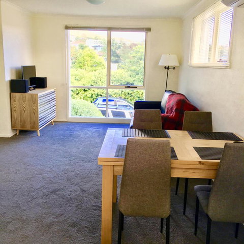 4 At 8 Townhouse Newcastle St - Goulburn Accommodation 12