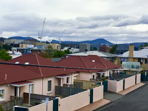 4 At 8 Townhouse Newcastle St - Goulburn Accommodation 5