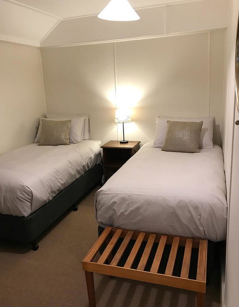 Platypus Playground Riverside Cottage - Goulburn Accommodation 3