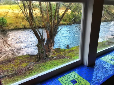 Platypus Playground Riverside Cottage - Goulburn Accommodation 10