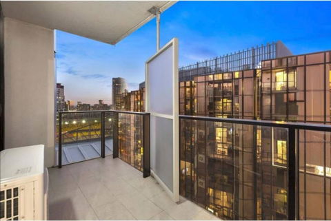 2Bedroom Apartment With Views In Docklands Next To CBD & Marvel Stadium - Goulburn Accommodation 14