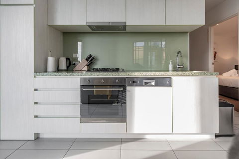 2Bedroom Apartment With Views In Docklands Next To CBD & Marvel Stadium - Goulburn Accommodation 6