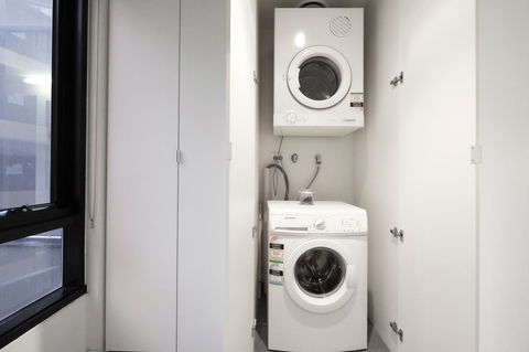 Mono Apartments On Franklin Street - Goulburn Accommodation 9