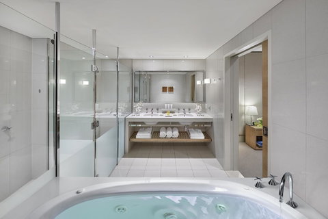 Crown Promenade Melbourne - Goulburn Accommodation 28